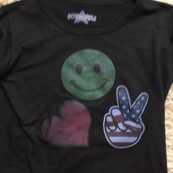 👚SUPER CUTE LONG SLEEVE T👚 - Picture 2 of 4